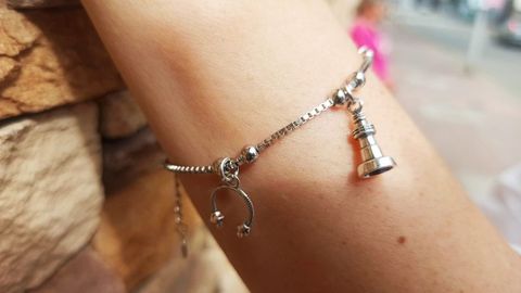 Imagen de la pulsera de Burela «tipo Pandora» impulsada por Strass