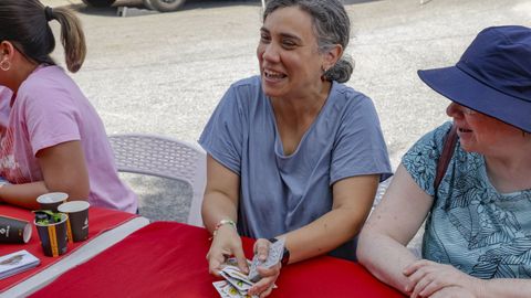 El proyecto de la Cantina Social de Cruz Roja hizo parada en la parroquia lucense de Gondar.