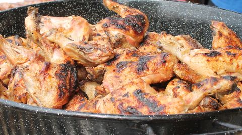 Pollo recién braseado