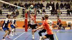 Imagen del �ltimo duelo en O Conco: Volei Dumbr�a-Rotogal Boiro