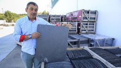 Manuel, de Pizarras Hermanos Castedo, tiene  stock  solo para este a�o