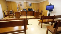 Sala de vistas del edificio judicial de Cambados