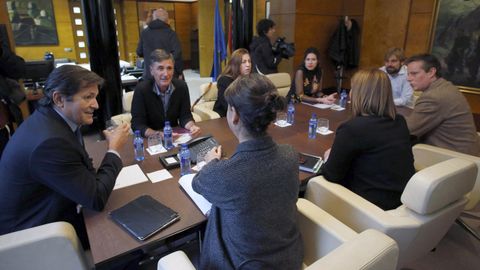 Im�genes de la reuni�n de Podemos Asturias y el Gobierno regional durante la negociaci�n de los Presupuestos de 2019