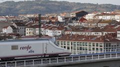 El primer AVE comercial a su llegada a Ourense, el pasado 21 de diciembre