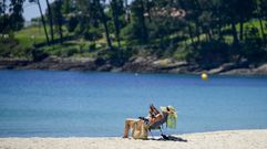 Lunes de sol de abril y playa en Sanxenxo