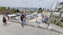En Montecelo hay al menos seis �leirap�rking� que cobran 1,50 euros por aparcar al d�a.