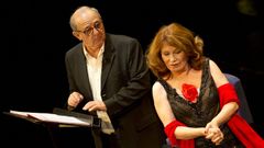 Emilio Guti�rrez Caba y Mar�a Jos� Goyanes, durante una obra.