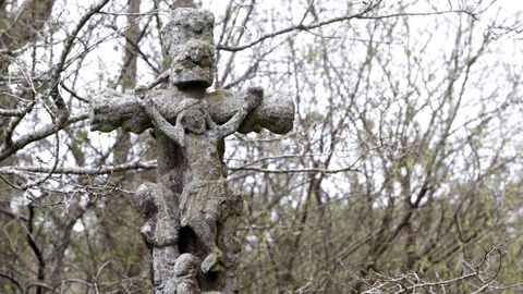 Cruceiro dos Santos, en Cheis (Bamiro)