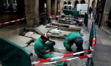 Las obras en el casco viejo tienen el h�ndicap del alto coste del levantamiento de la piedra.
