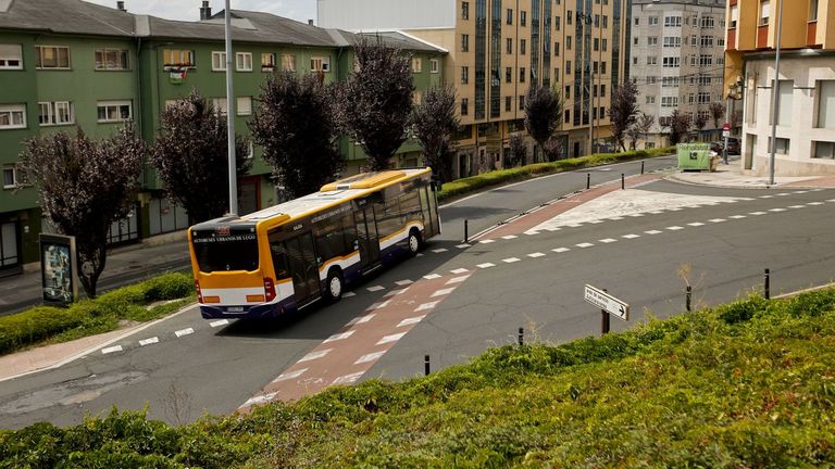 Las deficiencias del carril bici de Lugo, en im&aacute;genes