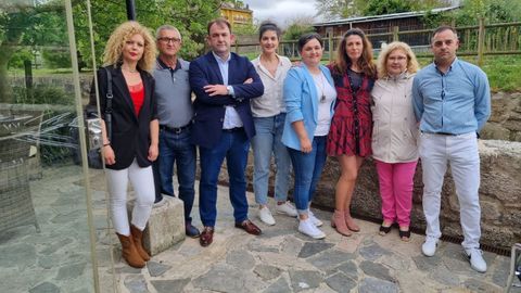 Mar�a Jos� Fern�ndez, tercera por la derecha