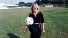 Milos, en sus tiempos como presidenta del San Martn, dando unos toques al baln