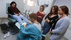 Podolog�a (en la imagen de archivo, unas pr�cticas) es uno de los grados que han experimentado un incremento de la matr�cula este curso
