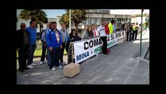 Concentraci�n de Mina Si, Corcoesto Si, ayer en Santiago