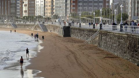 La playa de San Lorenzo de Gijn