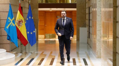 El presidente del Principado de Asturias, Adrián Barbón,
