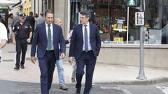Alfonso Villares y Javier Arias, este martes, d�a en que el primero relev� al segundo en la delegaci�n territorial de la Xunta 