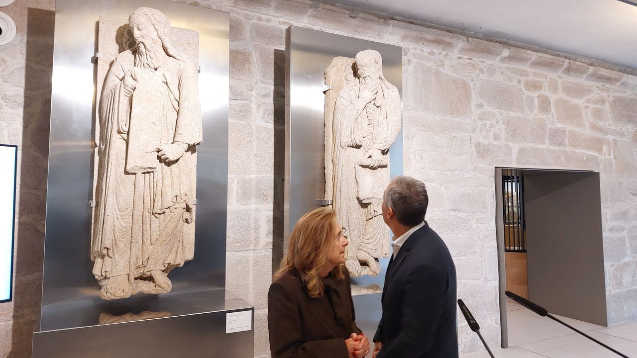 El Museo de Pontevedra vuelve a exhibir sus dos esculturas del Pórtico de la Gloria de la Catedral de Santiago