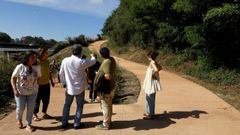Varios concejales y el alcalde recorrieron este martes la nueva senda que conecta la Xunqueira da G�ndara con el parque forestal de A Tomba, en Pontevedra