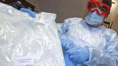 Uno de los equipos que realiza pruebas a domicilio del coronavirus