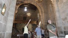 Una visita guiada a la iglesia rom�nica de Eir�, en Pant�n, en una imagen de archivo