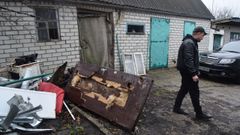 Dyma, en medio de los escombros a los que qued� reducida su casa.