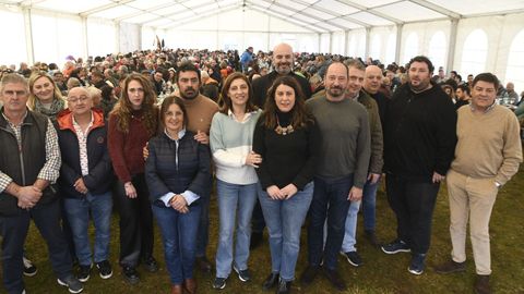 Autoridades, disfrutando de la Festa do Cabrito de Vilario de Conso