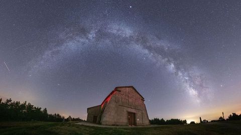 La cima del monte Faro, en Chantada, una noche estrellada