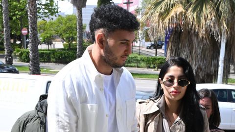 Omar Montes y Lola Romero, a su llegada a un restaurante en Madrid