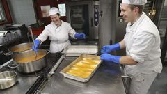 As� se cocinan 950 men�s escolares al d�a