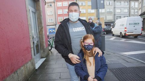 Ilusionante espera y recorrido de los Reyes por Carballo