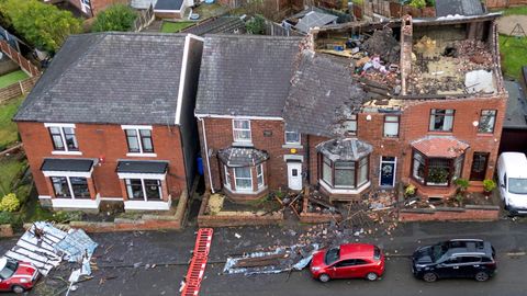 Viviendas en Stalybridge afectadas por el tornado.