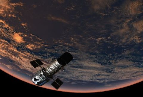 El telescopio espacial �Hubble� sobrevuela la Tierra