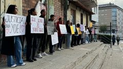 Familia y amigos de Yoel Quispe se concentraron una vez más este lunes, día 22, frente a los juzgados coruñeses para exigir justicia.