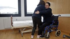 Dos alumnas del Forme 2019 practican una de las maniobras de movilizaci�n