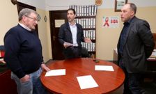 La comisi�n permanente de Neria se reuni� ayer para tratar este asunto que ir� a la directiva. 