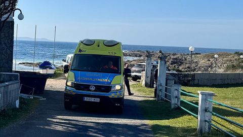 El trabajador fue trasladado en ambulancia a un centro sanitario