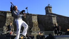 Carlos Nez durante una actuacin en la colegiata do Sar, en Santiago