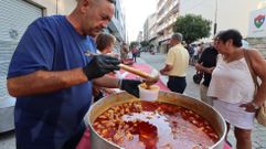 Exaltaci�n de guiso riojano ofrecida por una delegaci�n de Elciego en Boiro