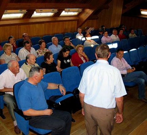 Afectados de Lagart�ns asistieron al pleno celebrado en agosto.