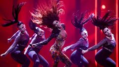 As� canta Eleni Foureira �Fuego�, una de las favoritas de Eurovisi�n