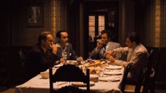 Escena de �El padrino. Parte II�, en la que Michael Corleone revela a su familia que se ha apuntado a La Marina.