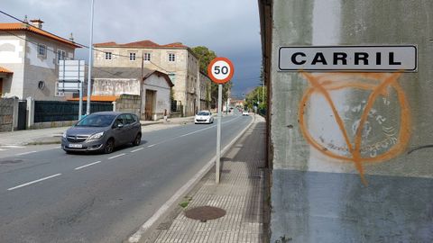 O artigo tam�n est� ausente da sinalizaci�n de entrada en Carril dende a avenida Rosal�a de Castro
