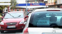 Fumar medio cigarrillo en el coche genera una contaminaci�n diez veces superior a lo saludable
