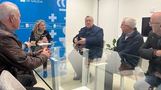 Representantes vecinales de la zona rural se reunieron con la delegada territorial de la Xunta, Martina Aneiros.