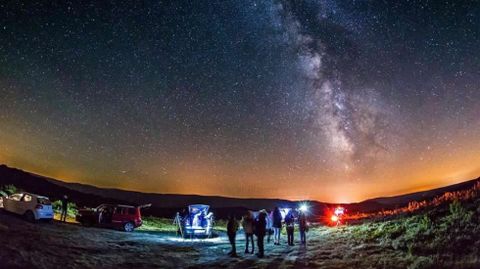 El cielo ms limpio de Galicia. A Veiga y Pena Trevinca se codean con Chile, Canad y Canarias como destinos para la observacin astronmica.