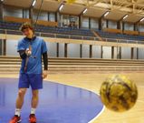 Carlos Garcia empez� a jugar al balonmano con 7 u 8 a�os y a pescar con 11 o 12, con su t�o. 