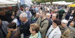 Tanto el domingo (en la imagen), como el s�bado, se registraron colas en las pulper�as y en otros negocios de la ciudad. 