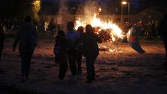 El Liborio en A Illa y la sardina en Cambados devorados por las llamas