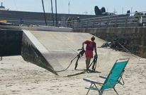 Rampa de acceso a la playa de Os Barcos en la que, presumiblemente, se produjo el incidente. 